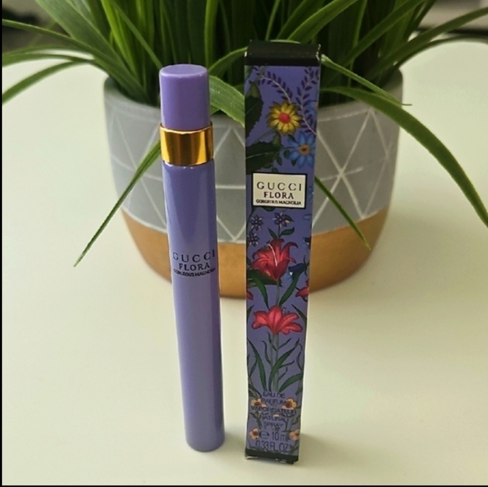 NWT Gucci Flora Gorgeous Magnolia Travel Perfume 10ml - Picture 2 of 7